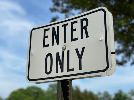 Beyond the ‘Beware of Dog’ Sign: Crafting Compelling Signs for Law Offices in Hixson, TN